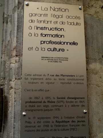 7 rue des Marronniers, plaques.