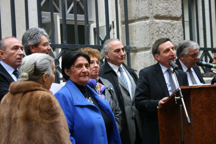 Palais de Justice, inauguration d'une plaque en mémoire de Edmond Locard en présence de Gérard Collomb et Georges Képénékian.