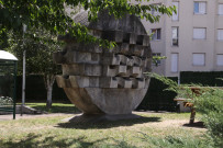 8 rue du Dauphiné, sculpture d'Avoscan.