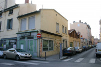 Angle sud-ouest de la rue Belfort et de la rue d'Ivry.