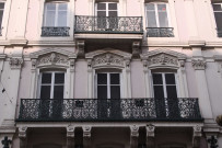 34 rue de la République, balcons sur façade.