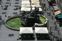 Fontaine Bartholdi, vue prise depuis le toit de l'Hôtel-de-Ville.