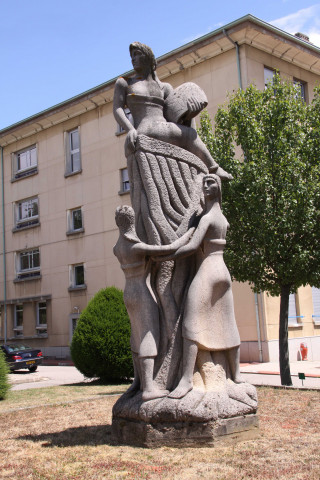 Lycée de la Martinière, statue de Salendre.