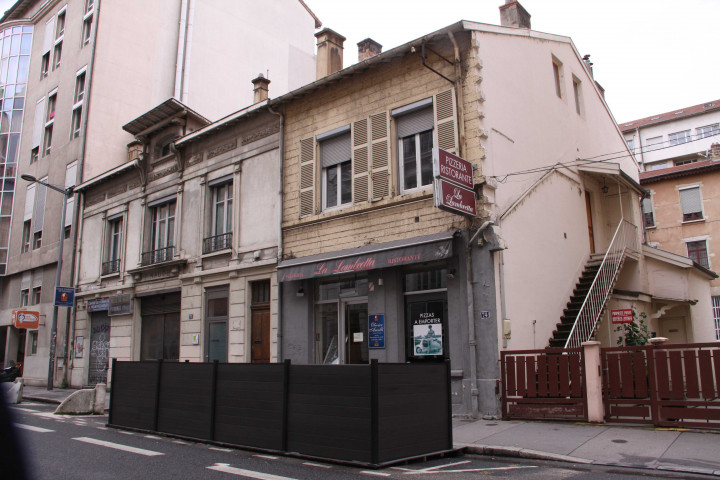 74/76 rue de Marseille.