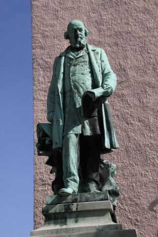 Statue de Clement Livet.