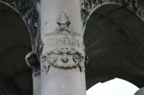 Place des Jacobins, fontaine de Gaspard André, détail des sculptures.