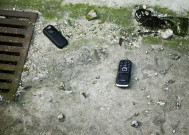Téléphones portables abandonnés.