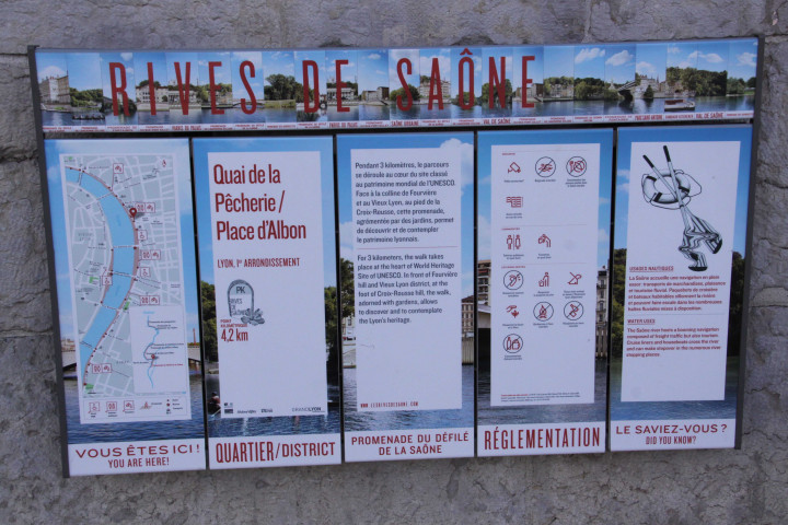 Rives de Saône, quai de la Pêcherie, place d'Albon, panneaux.
