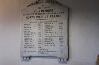 Ecole vétérinaire, intérieur, plaque de marbre en souvenir des élèves et anciens éleves morts pour la France pendant la guerre de 1914-1918.
