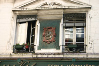 58 rue Franklin, Institut Vatel, blason de Lyon.