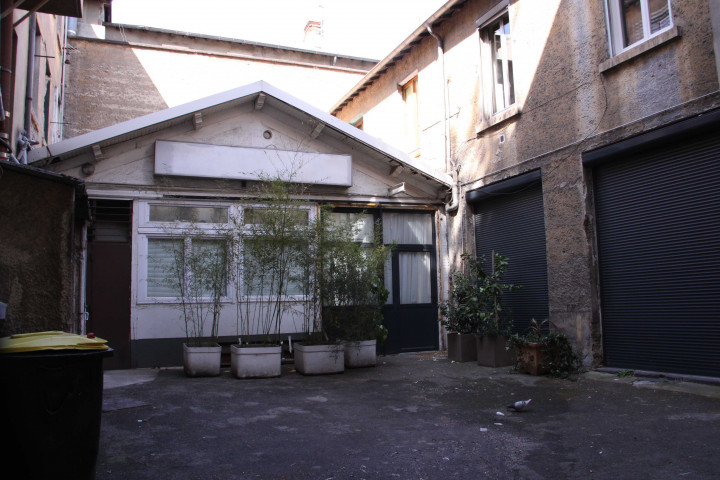 1 place Danton, cour intérieure.