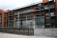 Esplanade devant la salle 3000.