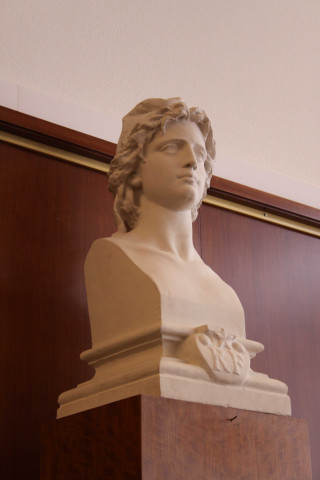 Mairie du 8e, plaque d'inauguration, Marianne de la salle des mariages, Coq de Jo Ciesla.