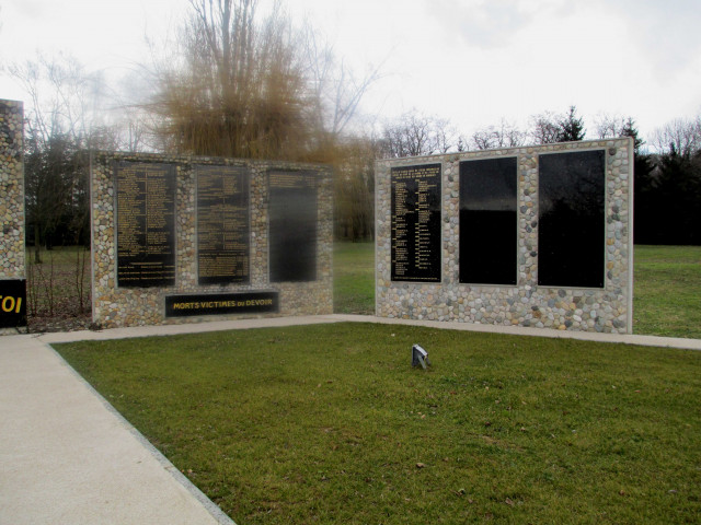 Ecole de santé militaire, Monument aux Morts de 1939-45.