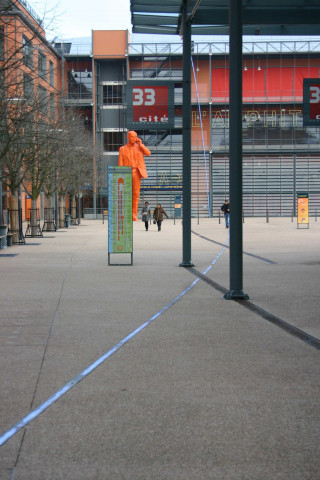 Esplanade Salle 3000, "A contre courant" de François Morellet.