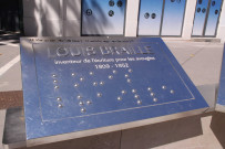 Boulevard des Belges au niveau de la rue de Séze, panneau d' écriture en souvenir de Louis Braille.