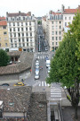 Angle de la rue Bourgelat et de la rue d'Enghien, vue prise depuis les toits de l'abbaye d'Ainay.