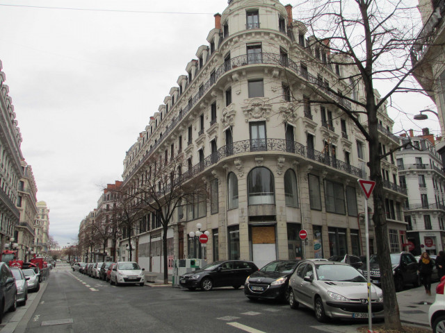 Angle de la rue du Président-Carnot et de la rue de Jussieu.