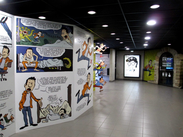 Place de la République, parking LPA, exposition de bandes dessinées.