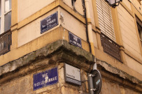 Rue de l'Abbé-Rozier et rue René-Leynaud, plaques de rues.
