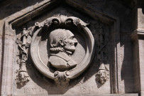 Tombe Combalot et de Bermond de Vaulx, médaillon.