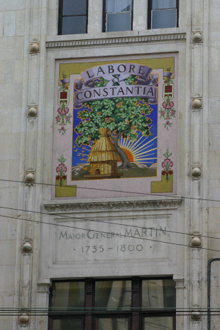 Lycée la Martinière, blason et inscription.