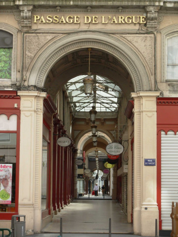Passage de l'Argue vue depuis la rue de Brest.