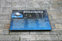 Berges du Rhône, plaque biographique d'Amalia Rodrigues, entre la passerelle du Collège et le pont Lafayette.