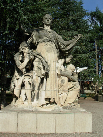 Place Carnot, parc Georges-Bazin, statues.