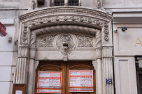 32 rue de la République, fronton de porte, bijouterie "Augis".