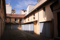 Cour.