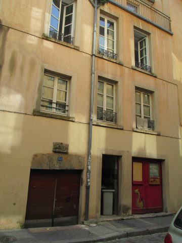 53 rue Saint-Georges.