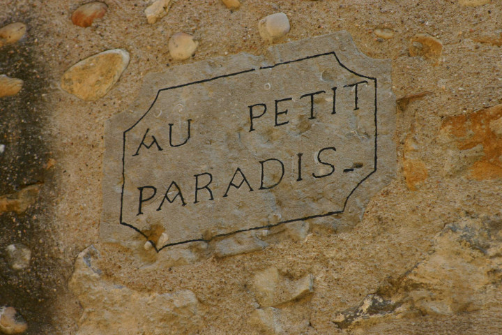 31 montée Saint-Laurent, plaque.