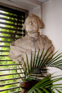 Ecole vétérinaire, intérieur, bureau du directeur, buste de Claude Bourgelat.
