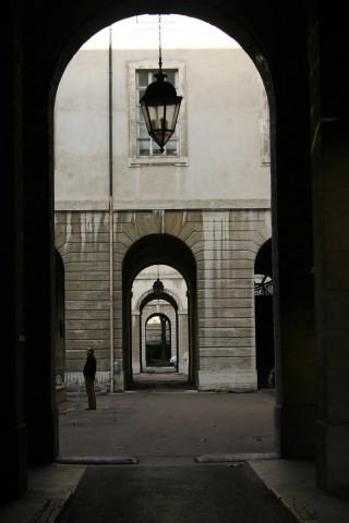 Couloirs extérieurs.