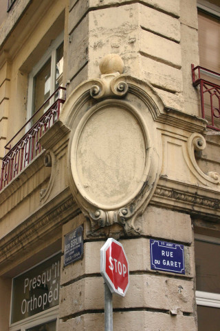 Angle de la rue du Garet et de la rue Joseph-Serlin.