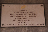 Plaque.