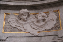 Eglise Saint-Bruno, détail d'un bas-relief intérieur.
