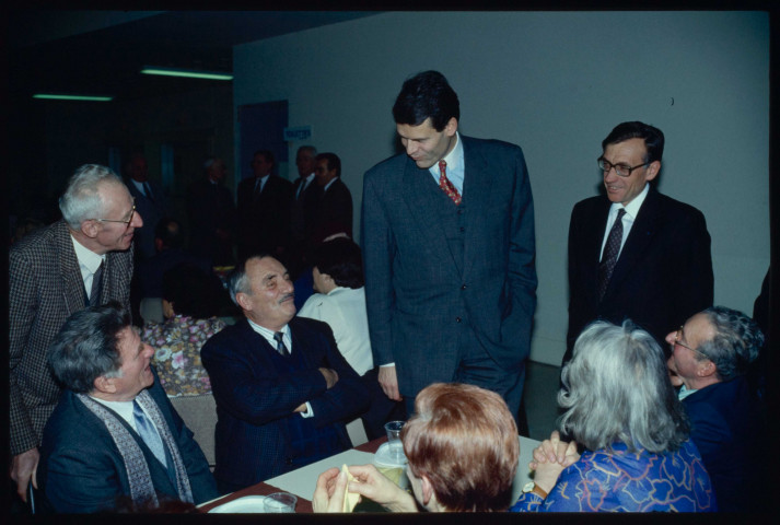 Fête des rois 1993 organisée par le Comité des oeuvres sociales pour les retraités de la Ville.