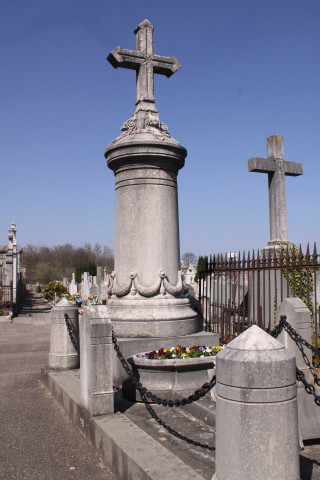 Tombe de Henri Cote.
