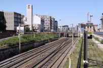 Ligne SNCF, au niveau de la rue des Frères-Lumière, vue nord.