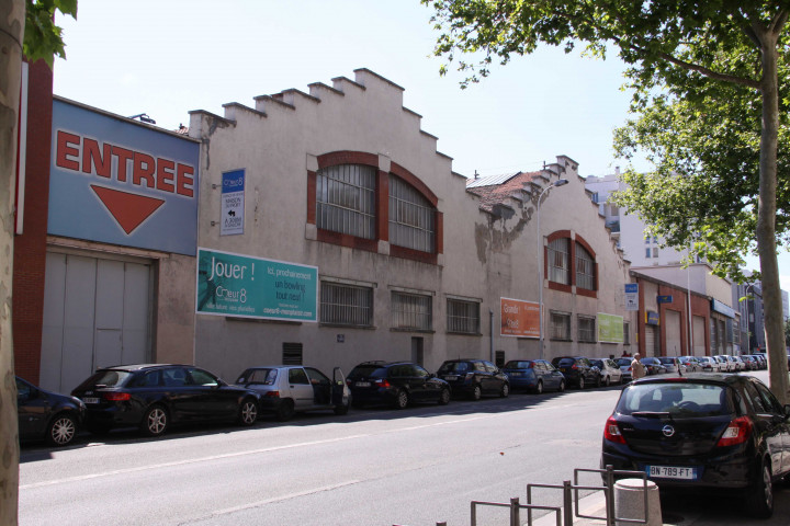 Rue Marius-Berliet face à la rue Saint-Gervais, vue sur les bâtiments.