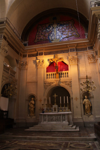 Eglise Saint-Polycarpe, intérieur.