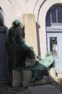 Conservatoire national supérieur de musique et de danse, statue d'Arloing de P. Richer.