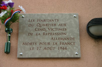 30 rue Joseph-Chapelle, plaque commémorative réinstallée pendant l'été 2010.