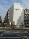 Place des Jacobins, chantier de restauration de la fontaine.