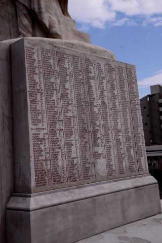 Cimetière ancien, monument aux Morts de 1914-1918.