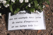 A l'angle de la rue Moncey et de la rue Servient, plantation en mémoire de Anne Franck.