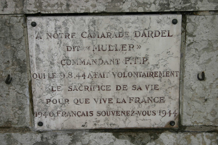 Pont Clémenceau, plaque en mémoire de Dardel dit "Muller".
