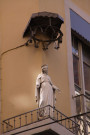 Angle sud-est de la rue Pouteau et de la rue des Tables-Claudiennes, statue de la Vierge.
